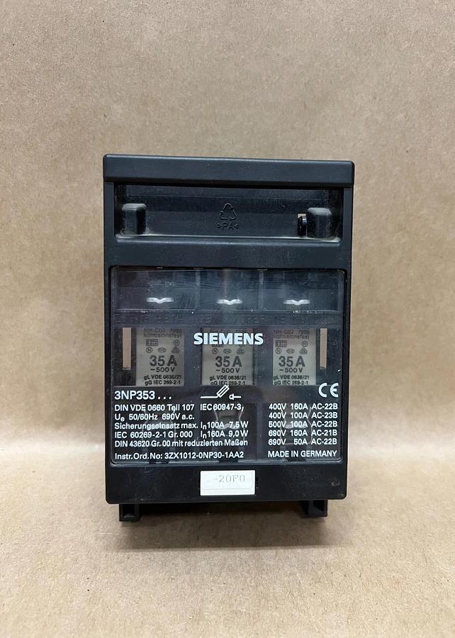 Used Siemens 3NP353 Disconnect Fuse Switch 35A, 3 Pole, 500V