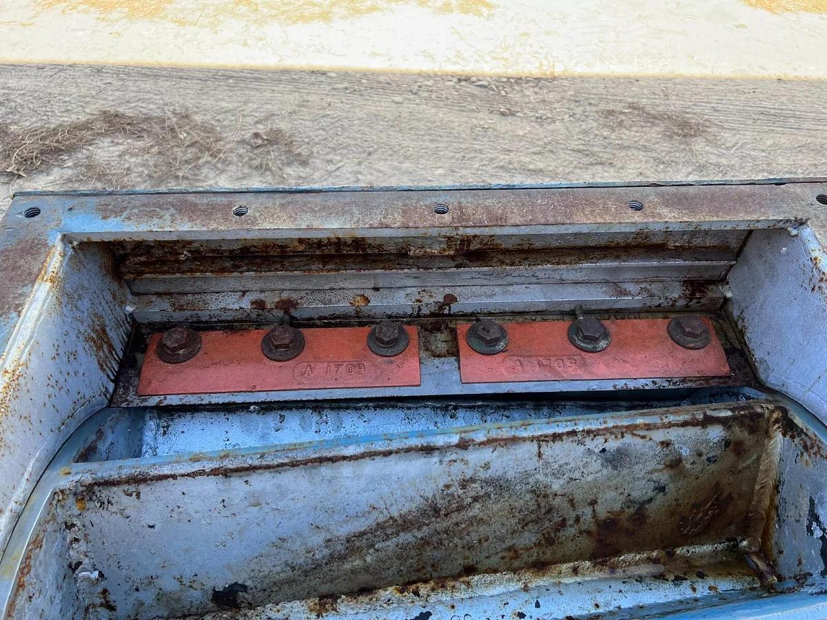 Used Rotary Airlock Feeder 20- 1/2” x 26 metal tip