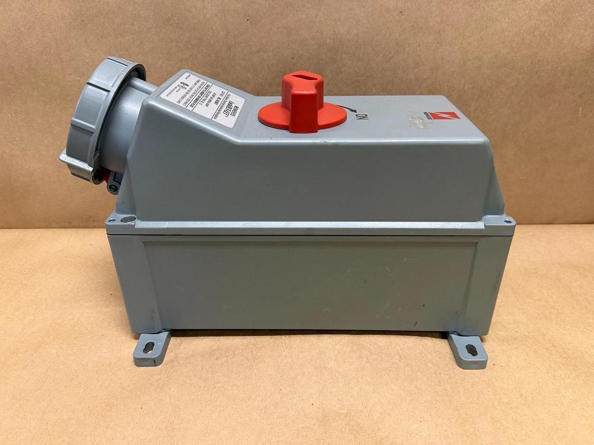 Used MENNEKES ME 460MI7 LockOUT-LET Pin & Sleeve Switched Interlocked Receptacle