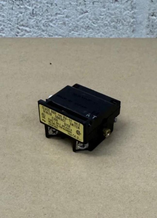 Used Square D 9001KA51 Sealed Contact Switch