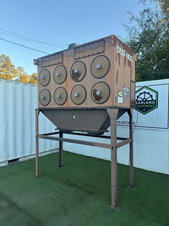 Used United Air Specialist FJL8-0B 8-Cartridge Dust Collector