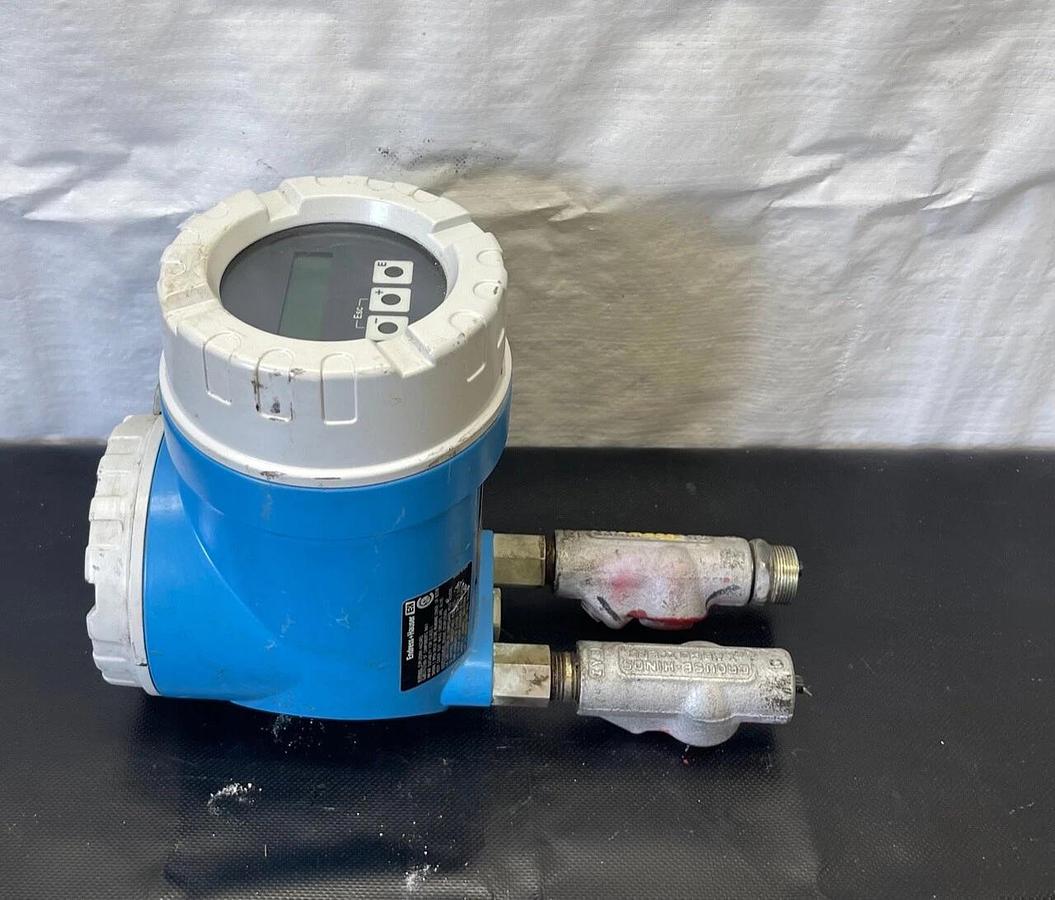 Used Endress+Hauser 80A02-1UM7/0 Pressure Transmitter, Digital Flow Meter