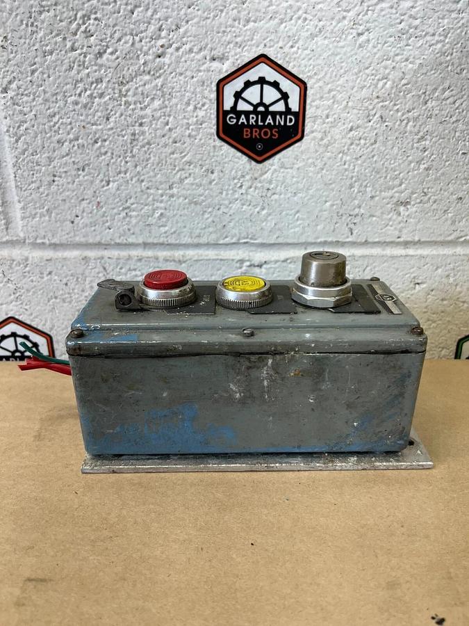 Used Allen Bradley 800T-3TZ 3-Hole Push Button Enclosure