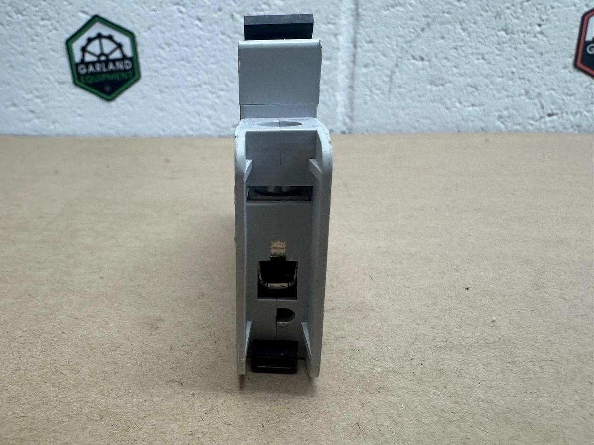 Used Eaton FAZ-D10/1-NA-SP 1 Pole 10A Circuit Breaker *NEW*