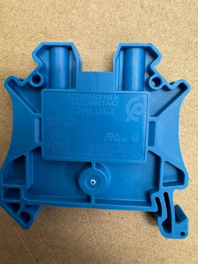Used Phoenix Contact Typ UT 4 Terminal Block, Blue, Lot of 9 *NEW*