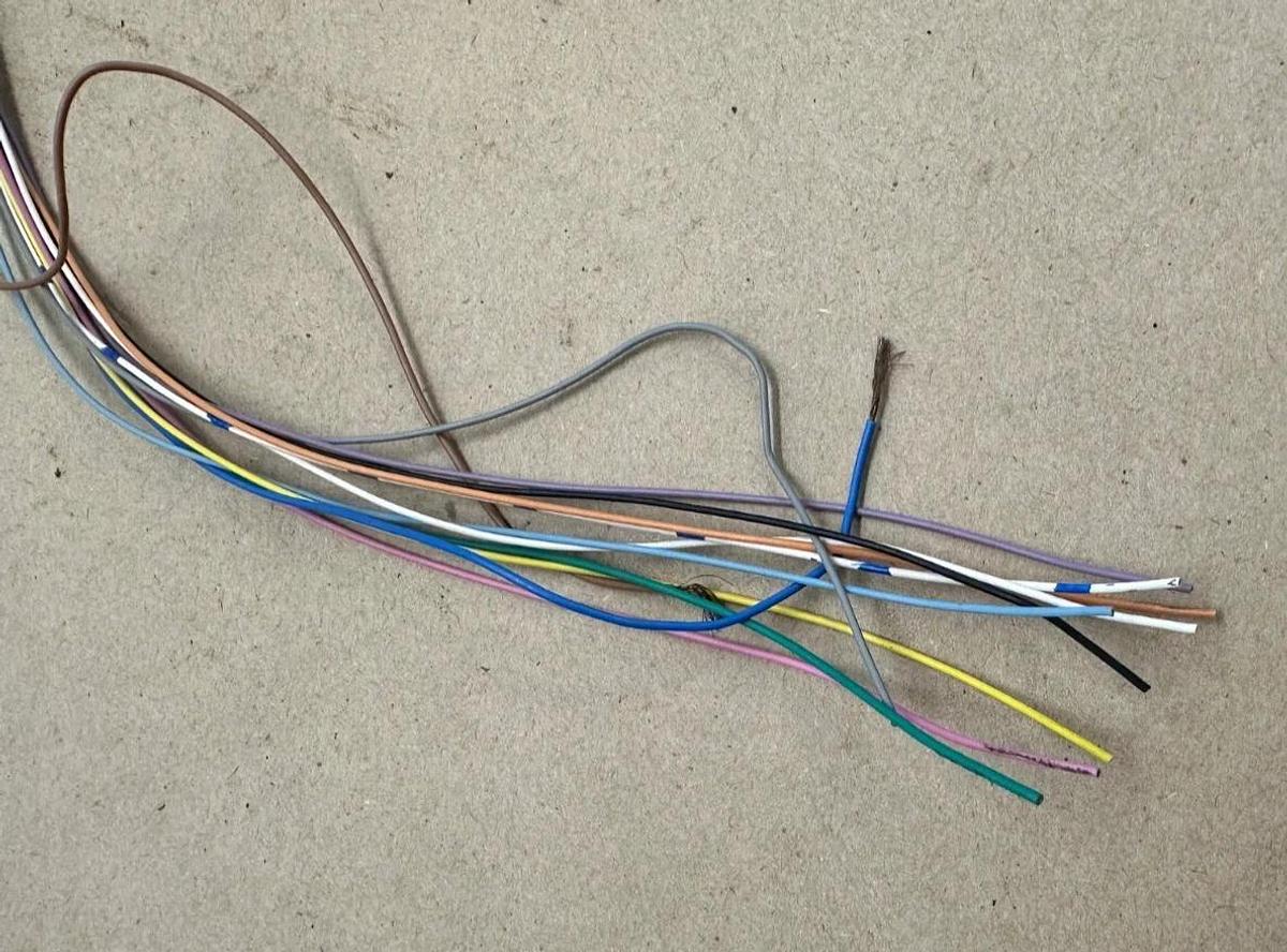 Used Keyence 957KM002 Single Ended 12 Pin Male Cordset