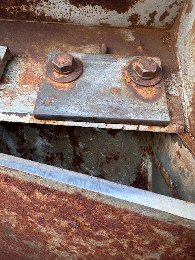 Used Clarke’s CFV24X971029 24”x24” Feeder, Toshiba 5Hp Motor @ 1800RPM & Falk 4207J25