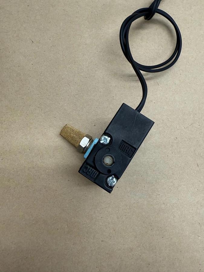 Used MAC 113B-111CAAA Solenoid Valve, 6.8 Watts, 110/120V, 50/60Hz