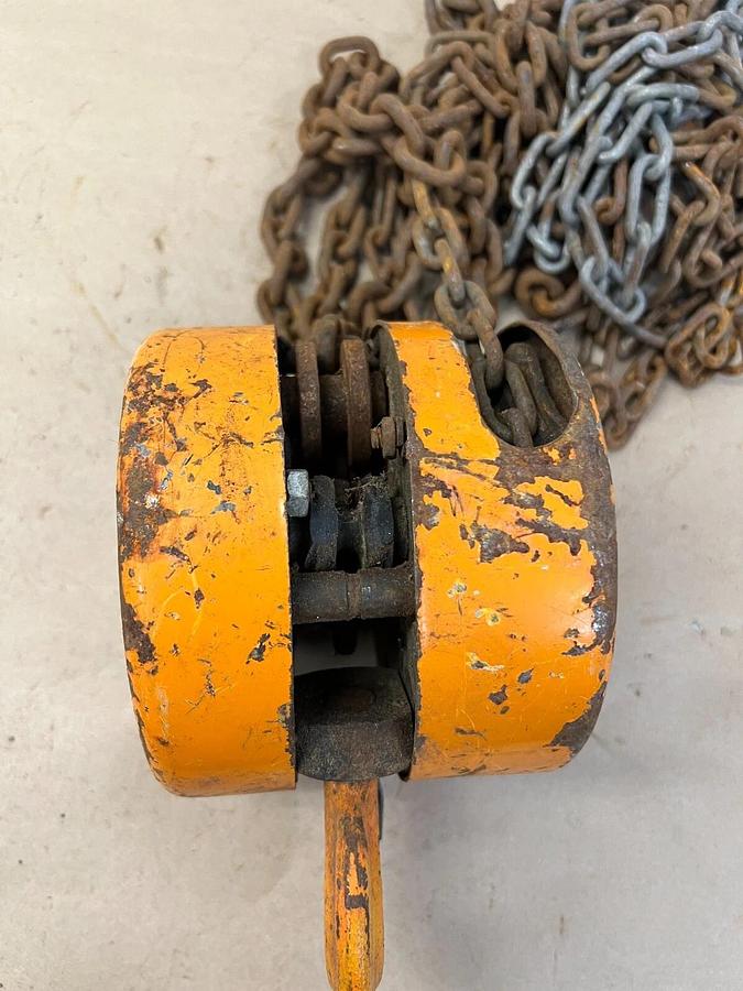 Used Central Machinery HS Type Chain Block, 1 Ton