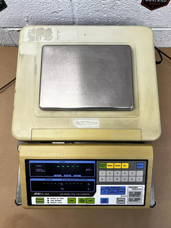 Used A & D FC-1000 Counting Scale Balance w/ Remote Scale