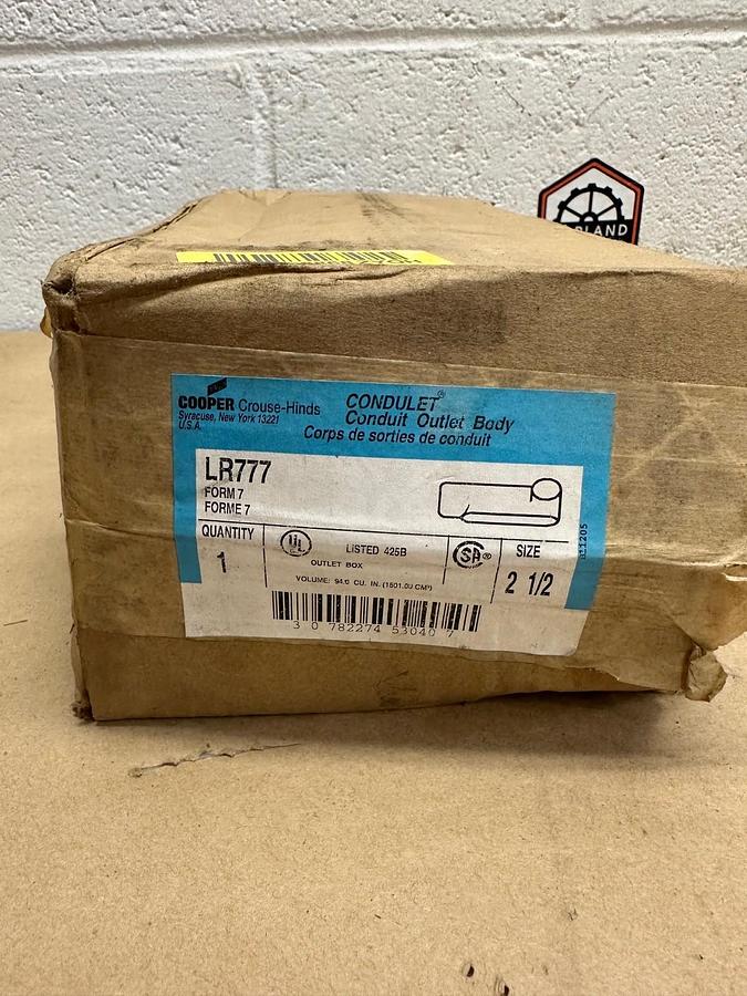 Used Cooper Crouse Hinds LR777 Conduit, 2-1/2 Inch *NEW SEALED PACKAGING*