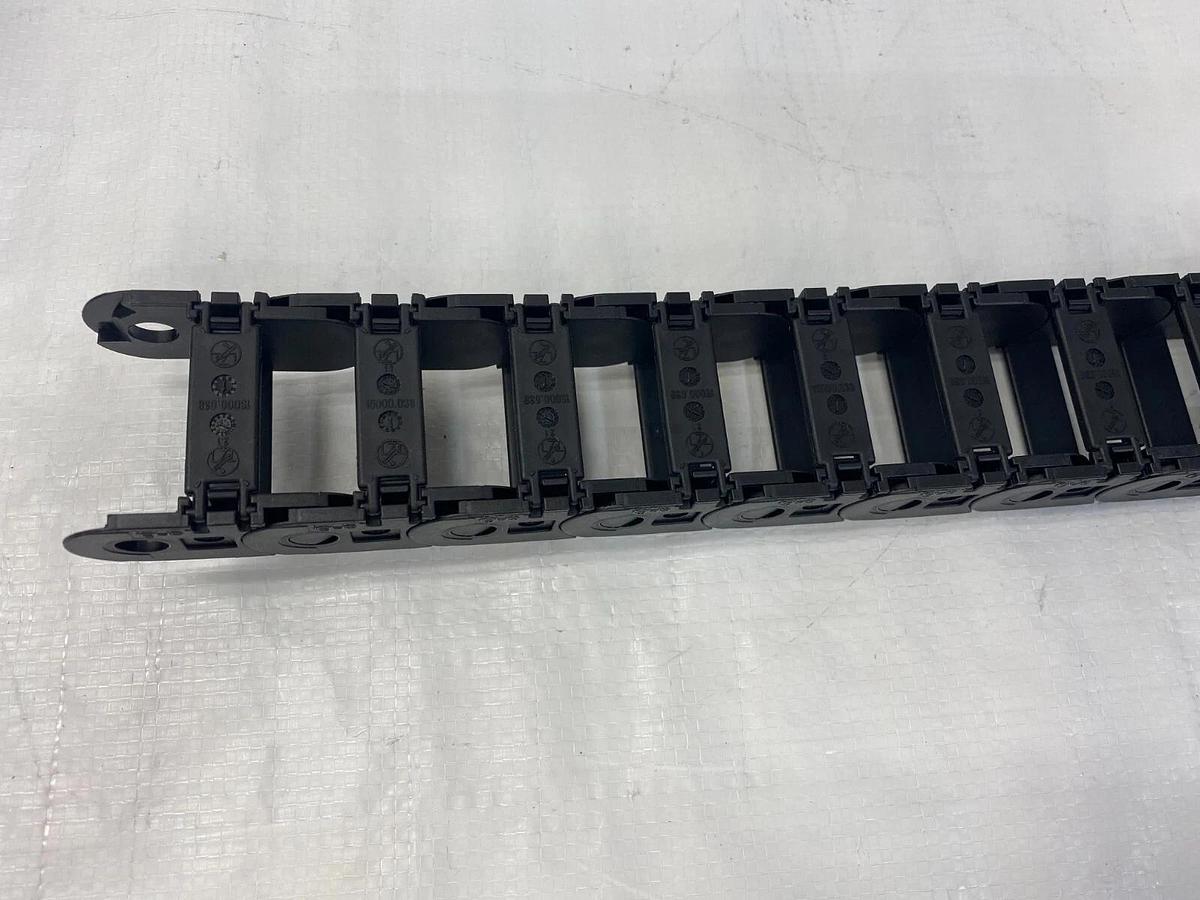Used Igus 1400.038.038 E-Chain Cable Carrier (19 Links)