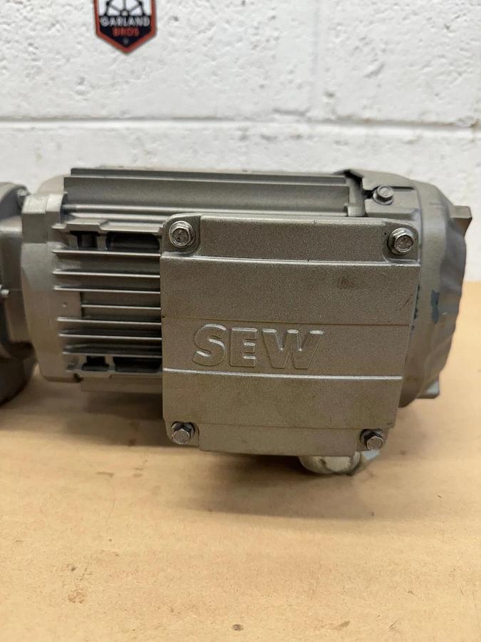 Used SEW Eurodrive SA47 DRN80M4/DH Motor, Gearbox 1Hp, 60Hz, 1751RPM, 24.77:1 Ratio