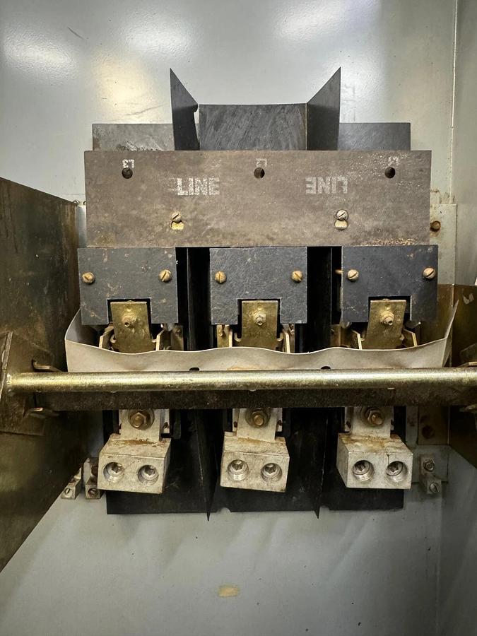 Used General Electric NP1578002D Heavy Duty Safety Switch, 600A, 600VAC, 500 Max Hp