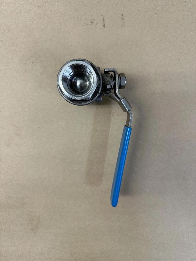 Used Duravalve CF8M 1000 WOG 2 Way 1-1/4” Ball Valve