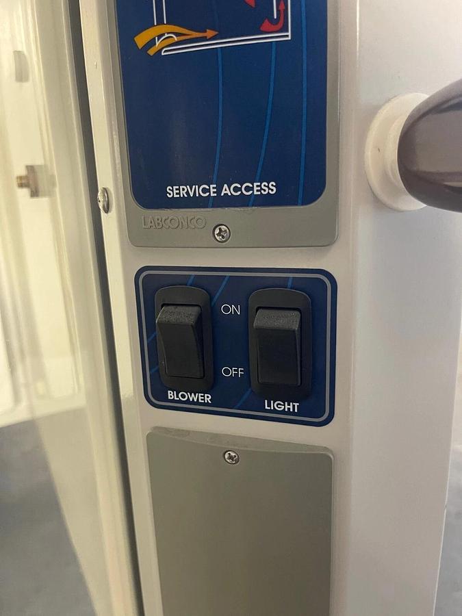 Used LabConco 10050000010814 Laboratory Fume Hood w/ Bench Top