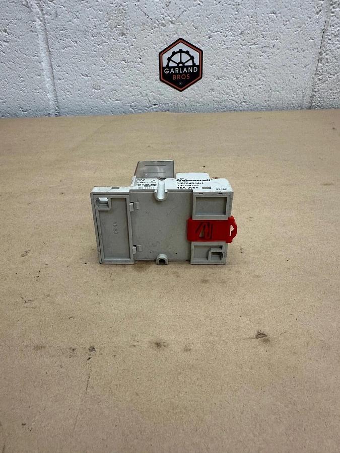 Used Magnecraft 784XDXM4l Relay with Base 70-784d14-1