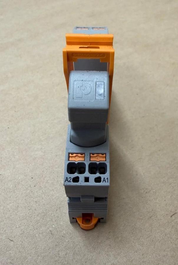 Used Phoenix Contact RIF-1-RPT-LDP-24DC/2x21/FG Relay Module