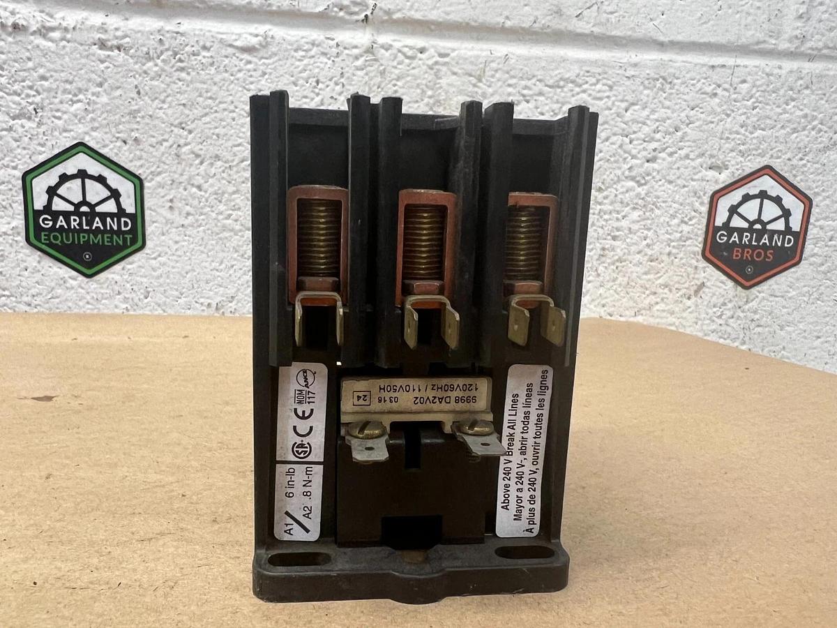 Used Square D 8910 DPA63 Contactor, 600V~Max