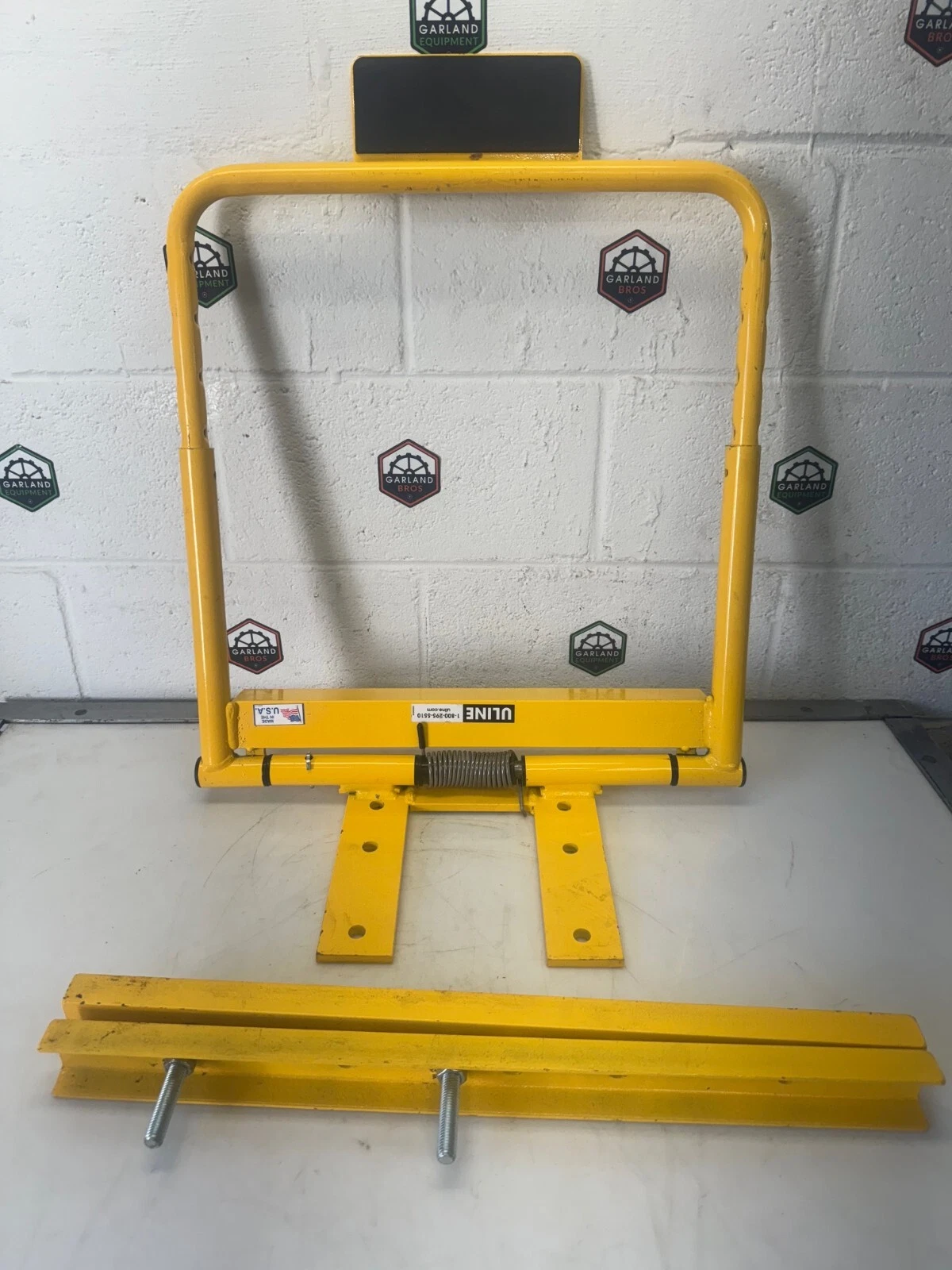 Uline H-5615 Safety Swing Gate, Fits Openings for 16”- 26” in 2” Increments