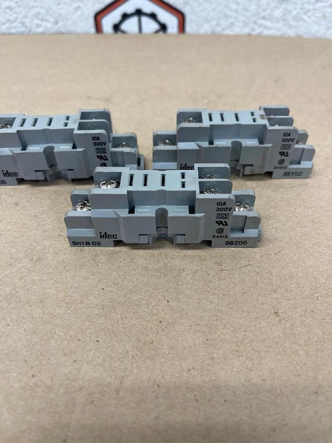 Used idec SH1B-05 Socket Base 10A, 300V - Lot of 3