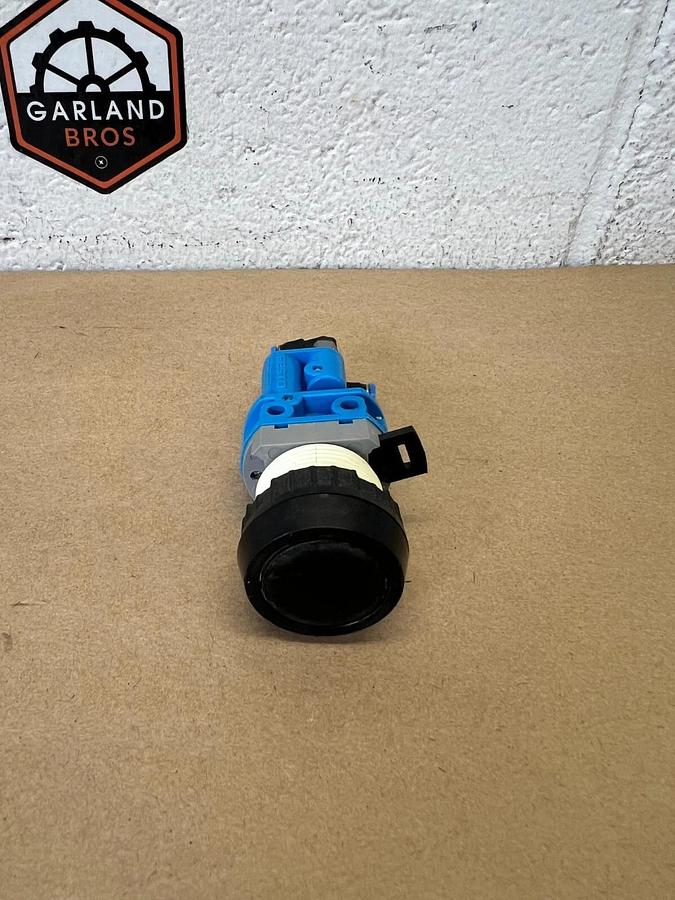 Used Festo 6817 SV-3-M5 0-8 Bar Panel Mount Valve w/ Push Button - Lot of 4