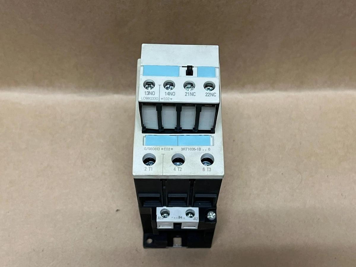 Used Siemens 3RT1035-1BB40 SIRIUS 3R Contactor w/ 3RH1921-1MA11 Auxiliary Contact
