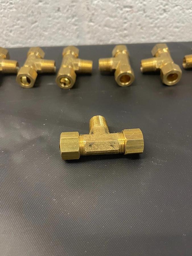 Used Generic 272X6 Brass Tee Fitting, 3/8 O.D. Tube to Pipe - Lot of 8