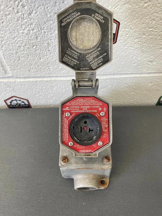 Used Cooper Crouse-Hinds ENR5201 Explosion Proof Receptacle Box, 20 Amp, 125 VAC