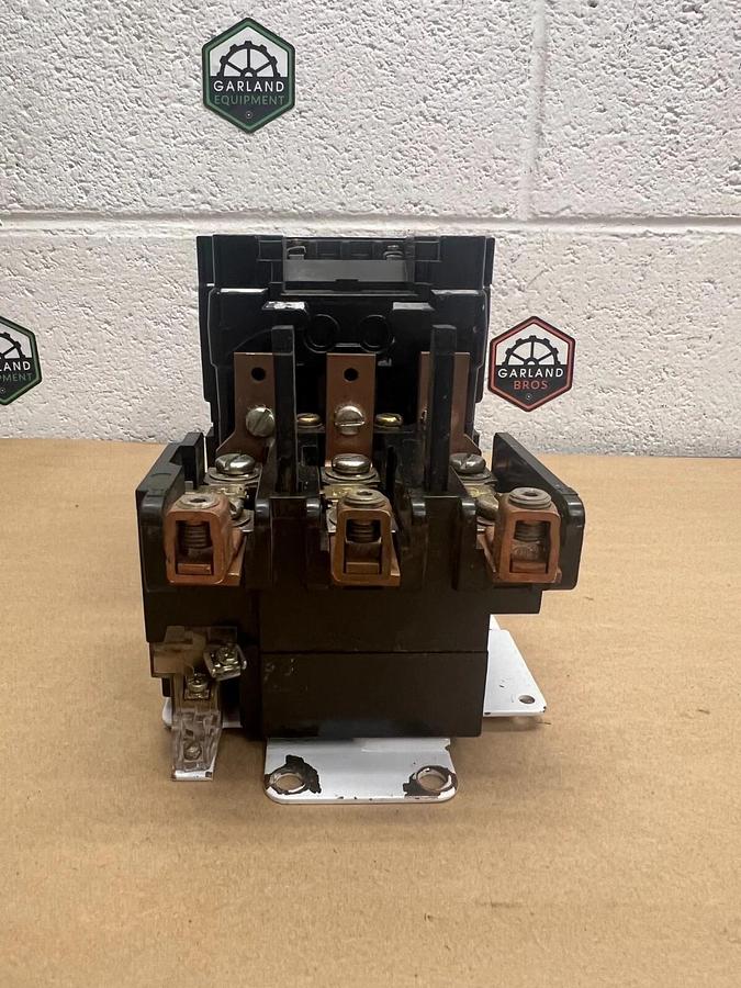 Used Square D 8536 Type SE0 1, NEMA Size 3, 600VAC Max Starter