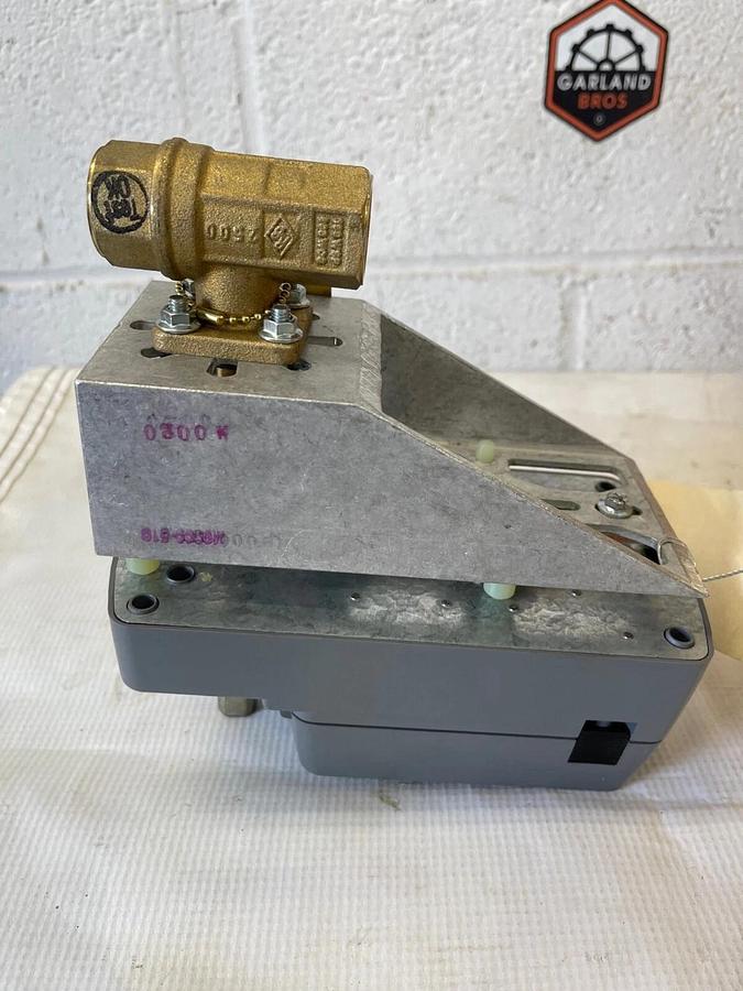 Used Johnson Controls M9124-AGA-2 Actuator 210 IN-LB (24 Nm) 24 VAC