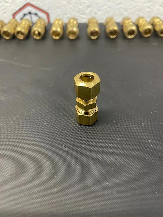 Used Generic 262X6 Brass Fitting, 3/8 O.D. Tube to Pipe - Lot of 20