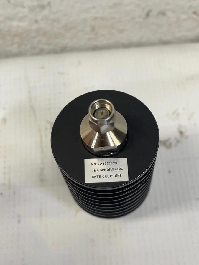 Used 20 dB Bidirectional Attentuator SA4S252-20, 25 W, 4 GHz, SMA M/F, Heatsink body