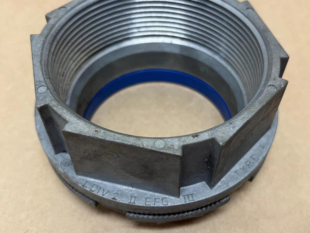 Used Thomas & Betts Type 4 3-1/2" I DIV 2 II EFG III Conduit Hub Connector