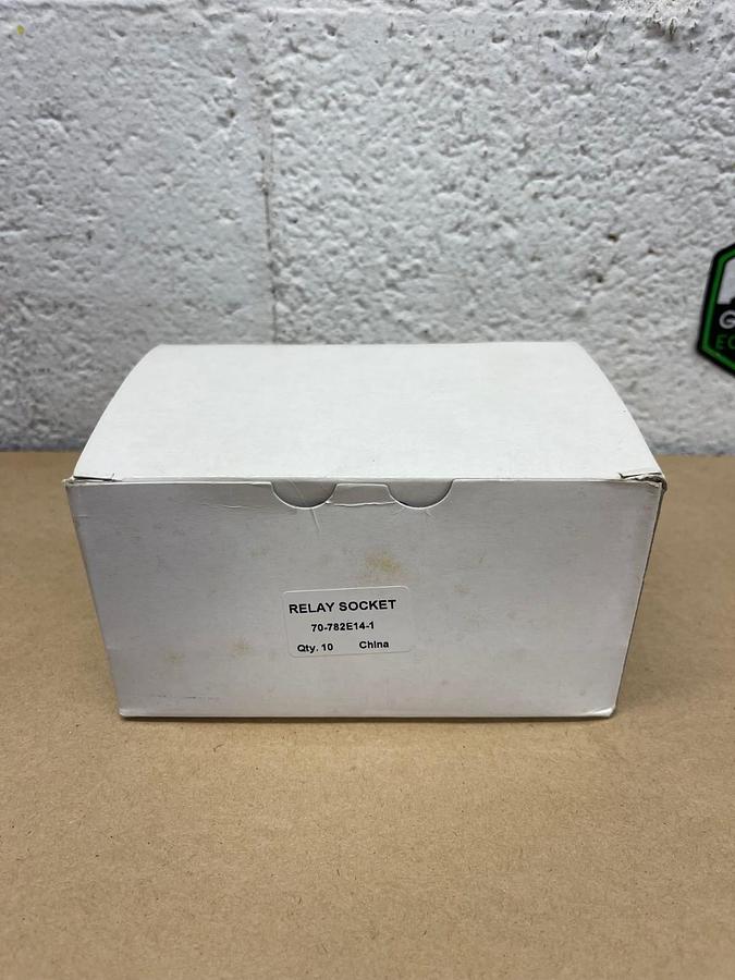 Used Magnecraft 70-782E14-1 Rail Mount Relay Socket, 10A, 300V, Qty 10