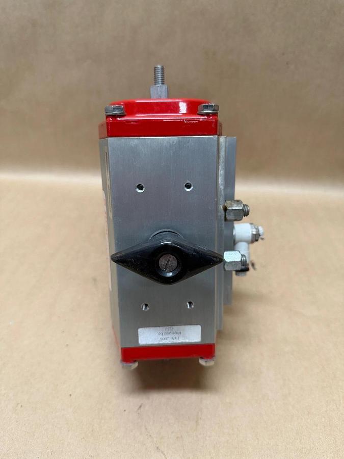 Used Bray 930835-11310532 Pneumatic Actuator w/ 7716V Butterfly Valve