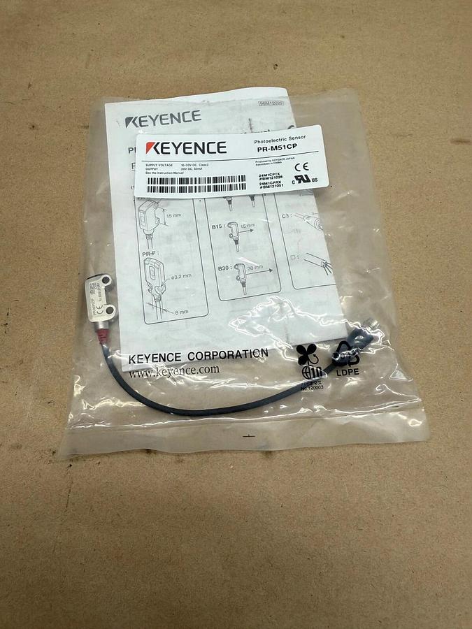 New - open box Keyence PR-M51CP Photoelectric Sensor