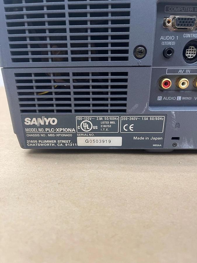 Used Sanyo PLC-XP10NA Multimedia Projector 3LCD Technology, 1,900 Lumens