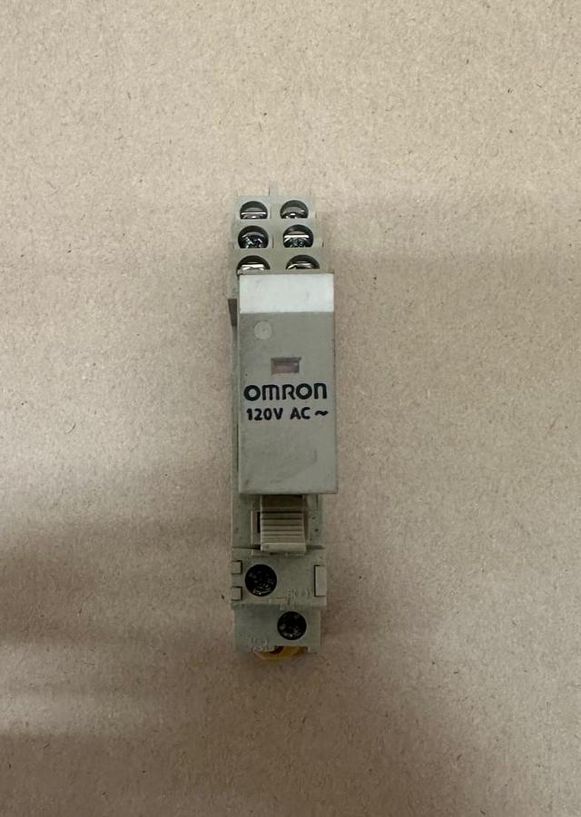 Used OMRON G2R-2-S(S) Relay w/ 10Z0EW Base