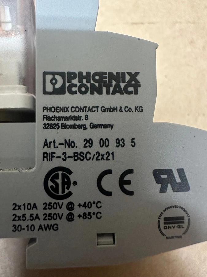 Used Phoenix Contact 2903692 Switching Relay w/ RIF-3-BSC/ 2x21 Relay Base