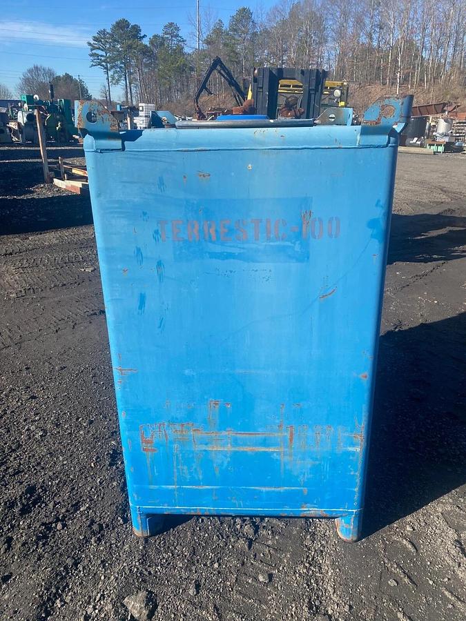 Used Hoover Universal 28144, 549 Gallon Tank, Industrial Liquid Storage Tank