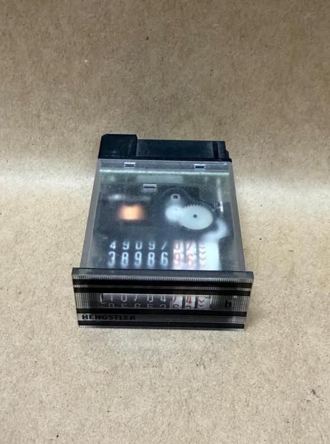 Used Hengstler 0 891 321 Time Counter