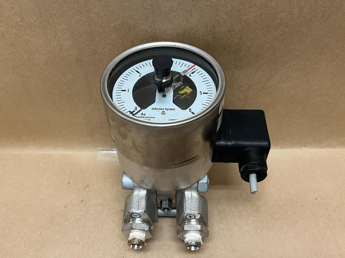 Used WIKA 732.14.100 Pressure Gauge, Inductive Contact & Integrated Switching Amp.