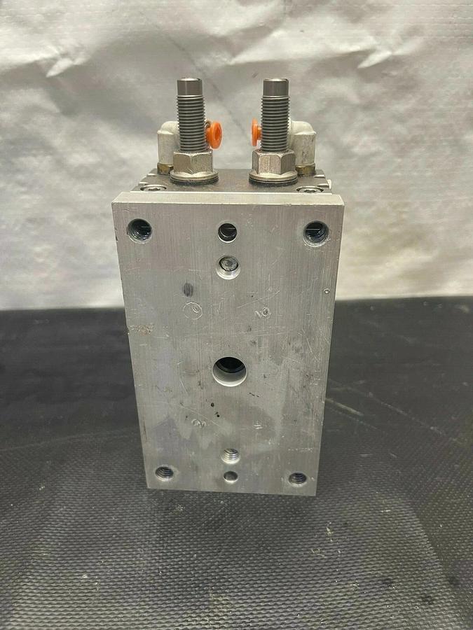 Used SMC MSQB30R Pneumatic Rotary Actuator, Basic Mount, 190 degrees of rotation