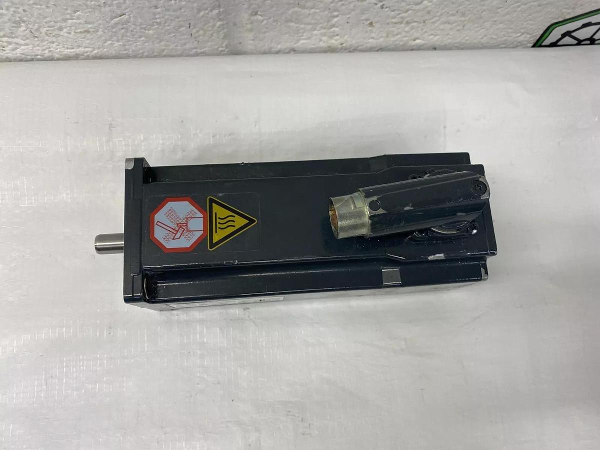 Used Beckhoff AM8021-0B21-0000 Servo Motor PARTS ONLY