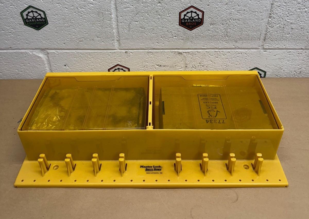 Used Master Lock Model 1800 Lockout Wall Station 8 Slots *NEW*