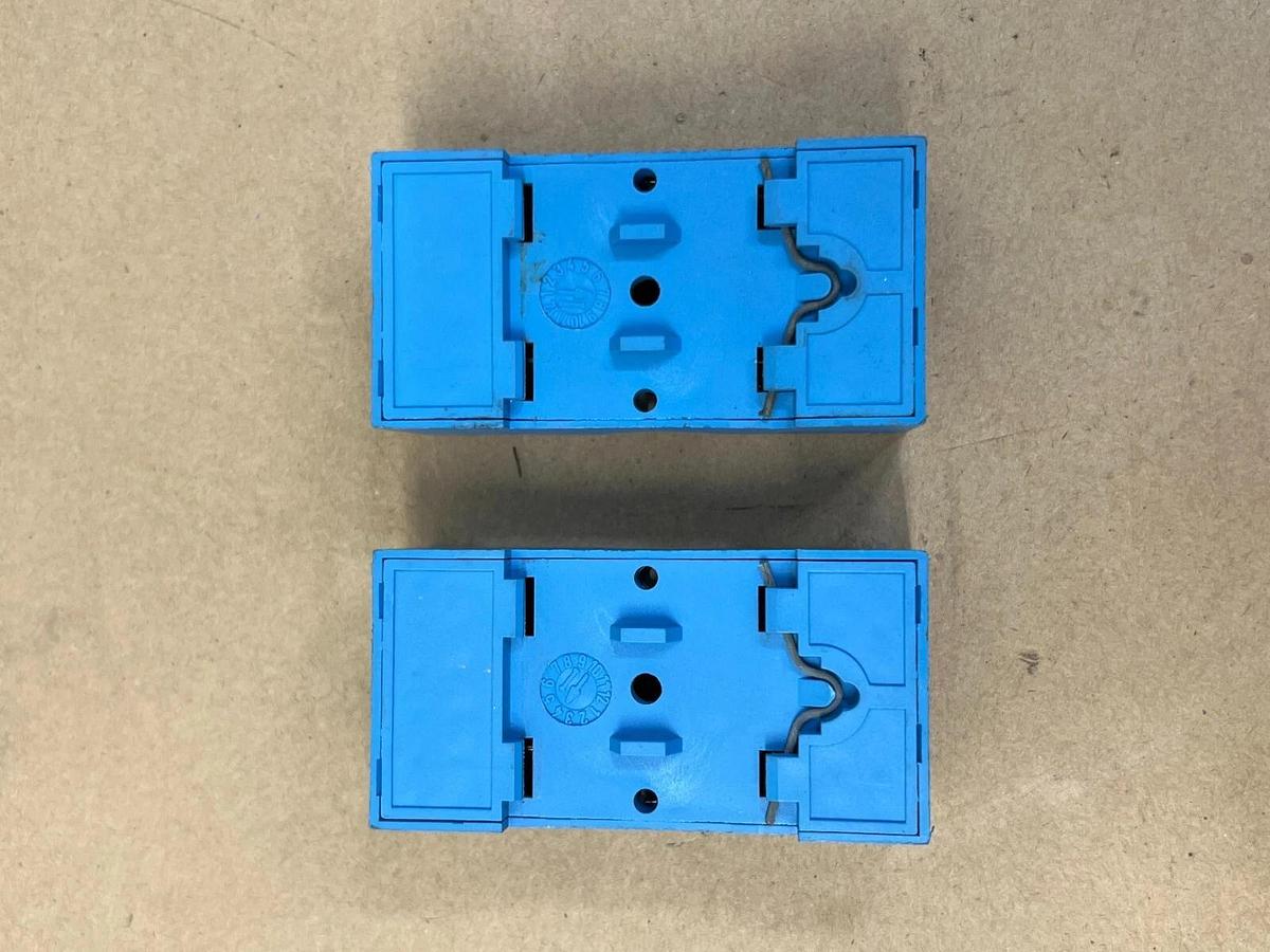 Used Finder Varitec 90.73 10A, 400VAC, 12 A Socket Relay - Lot of 2