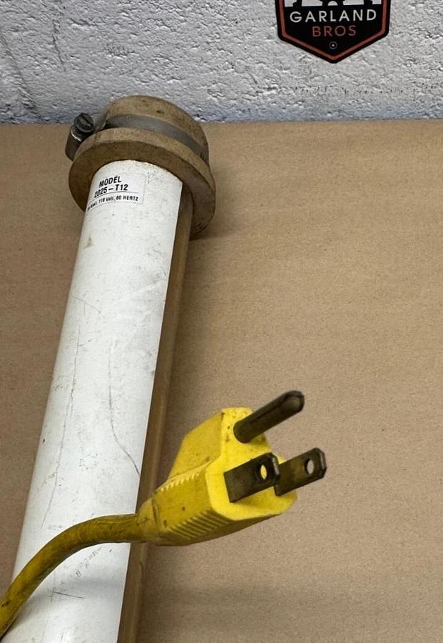 Used KH Industries 2025-T12 Temp Light