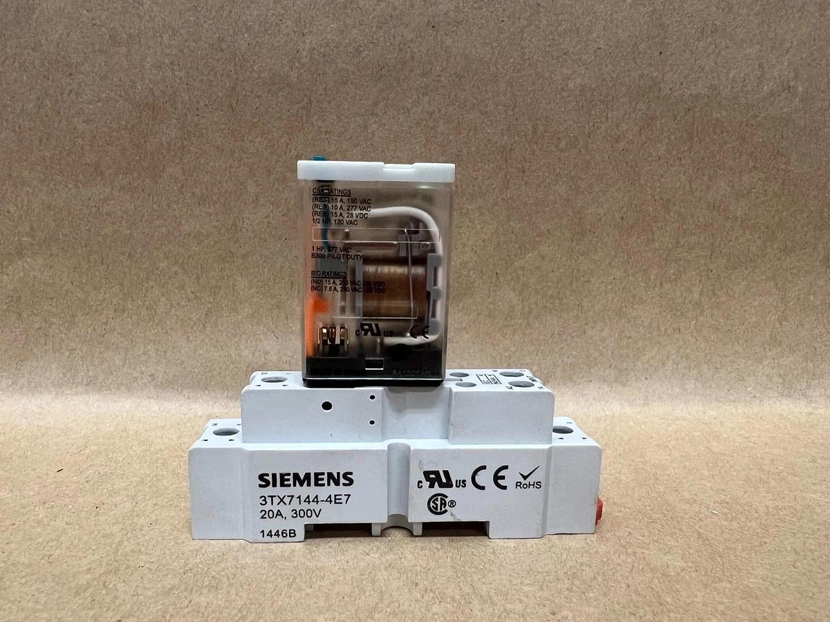 Used Siemens 3TX71 Relay with 3TX7144-4E7 Relay Base - Lot of 3