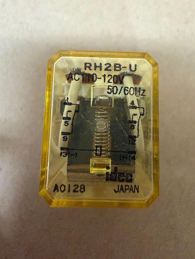 Used idec RH2B-U Relay - Lot of 8